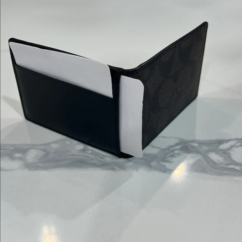 COACH Men's Card Holder.